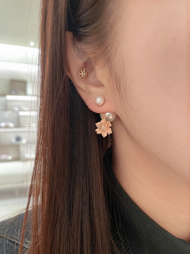 chr1st1an D10r earrings